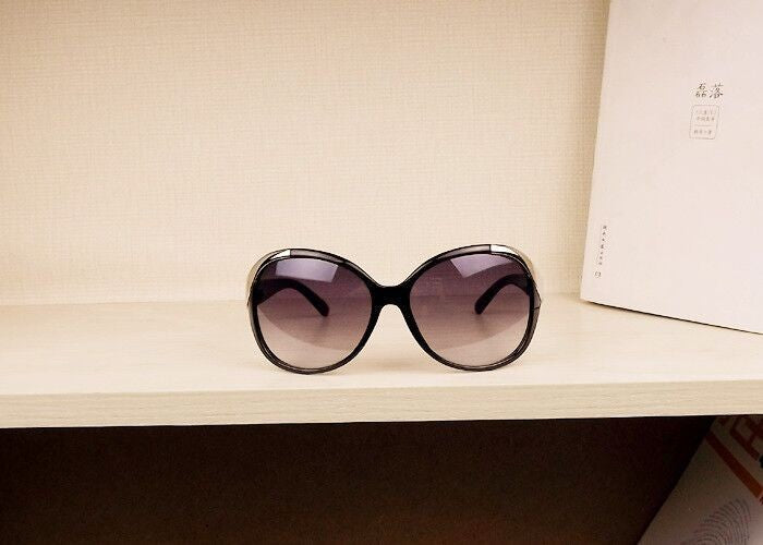 Women's Oversized Butterfly 'Miranda Priestly' Plastic Sunglasses