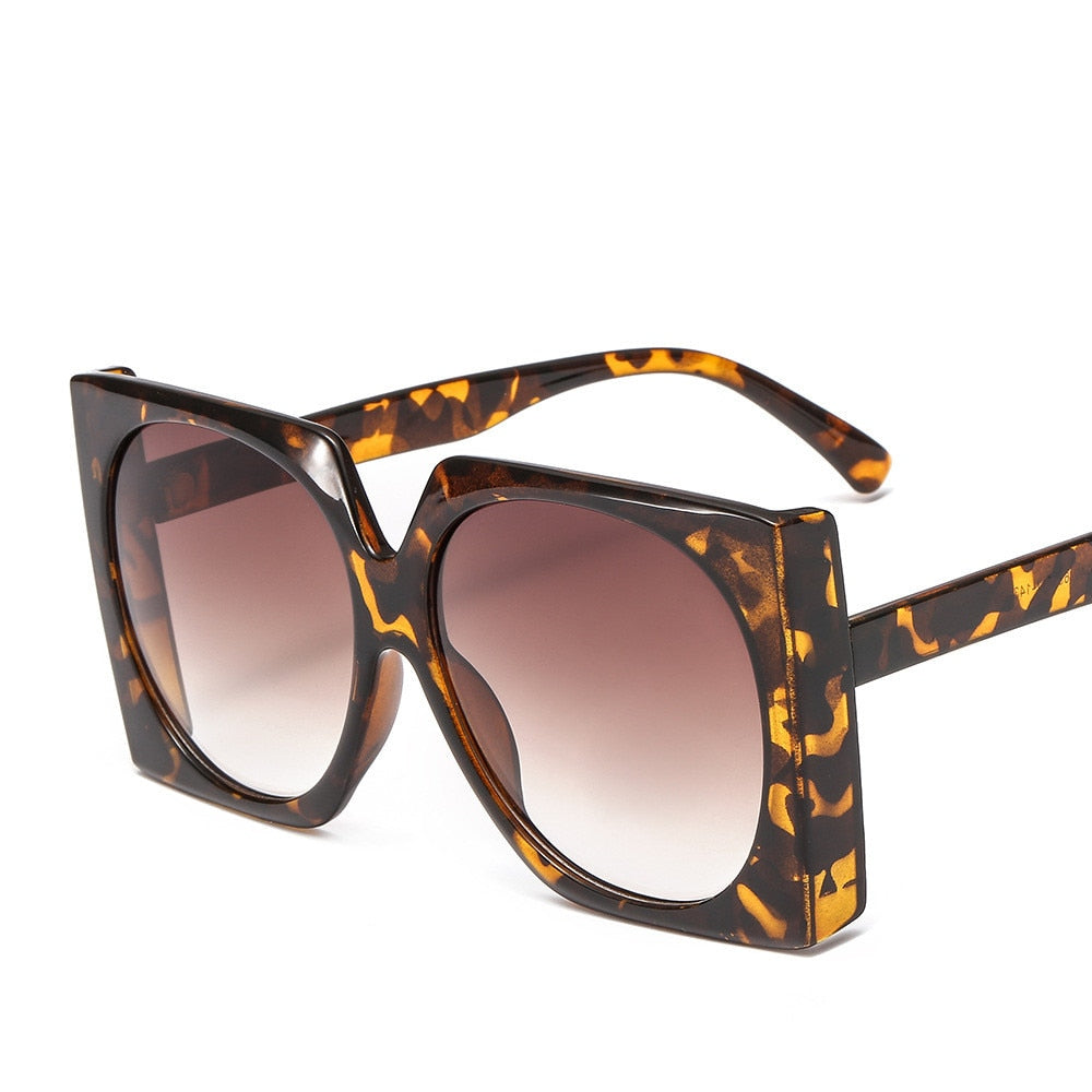 Women's Oversized Square 'Danaya Rise' Plastic Sunglasses