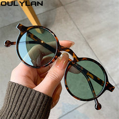 Women's Retro Round 'Cool Frozen' Plastic Sunglasses