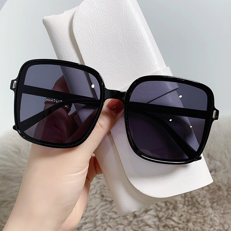 Women's Oversized Square 'Berry White' Plastic Sunglasses