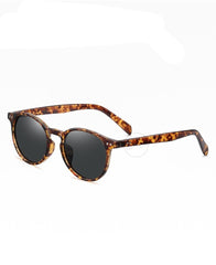 Women's Retro Round 'Hot Mama' Plastic Sunglasses