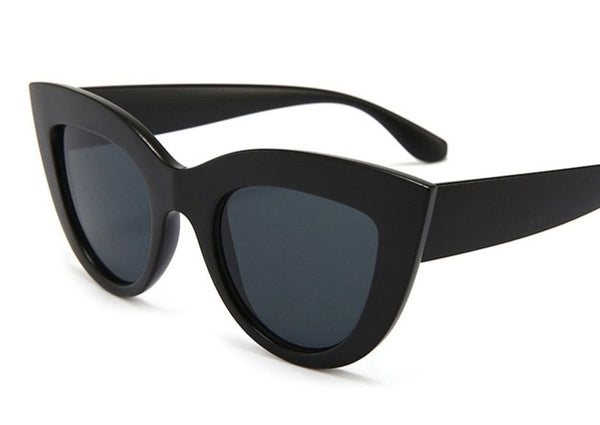 Women's Oversized Cat Eye ' Harper' Plastic Sunglasses