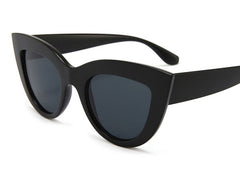 Women's Oversized Cat Eye ' Harper' Plastic Sunglasses