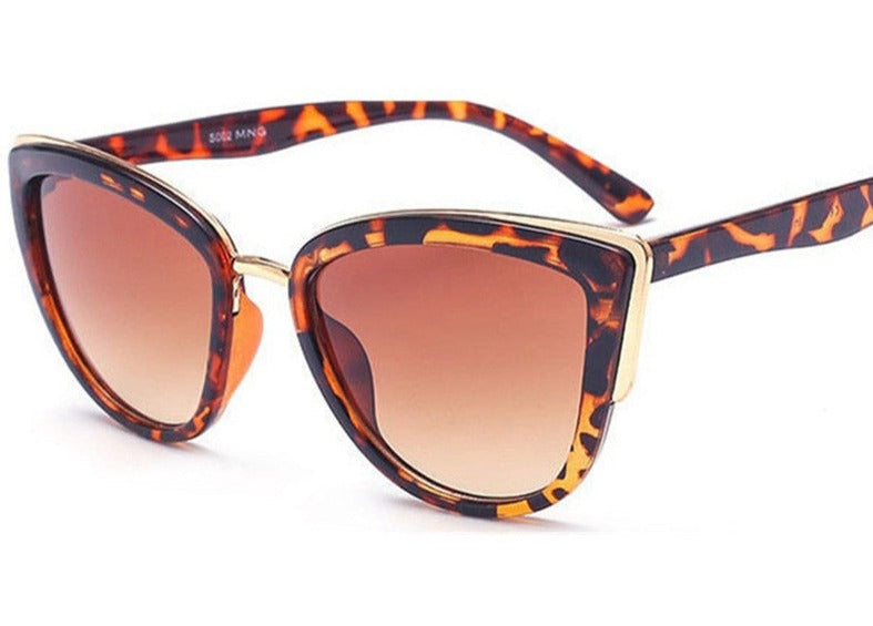 Women's Oversized Cat Eye ' Summer City' Plastic Sunglasses