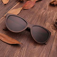 Unisex Oval 'Robina' Wooden sunglasses