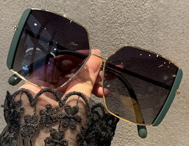 Unisex Oversize Vintage 'Charade ' Metal Sunglasses
