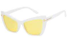 Women's Oversized Cat Eye 'Ophelia' Plastic Sunglasses