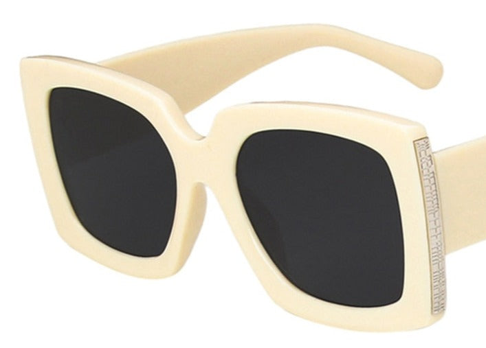 Women's Vintage Oversized Square 'Isi ' Plastic Sunglasses