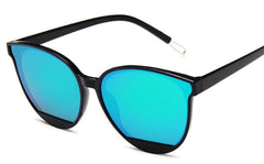 Women'sClassic Oval 'Gweneth' Plastic Sunglasses