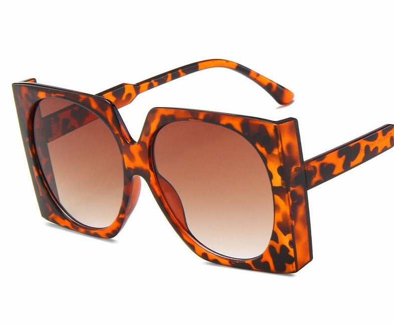 Women's Oversized Square 'Darla' Plastic Sunglasses