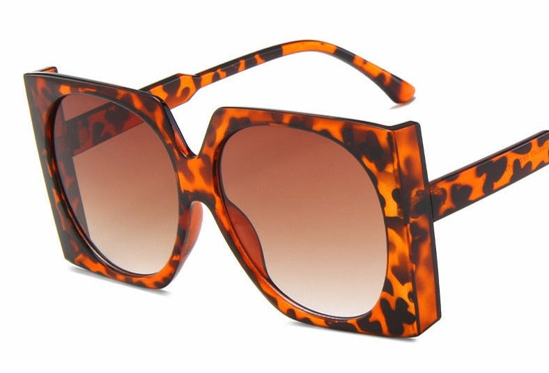 Women's Oversized Square 'Cielo ' Plastic Sunglasses