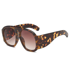 Women's Retro Oversized 'Sassy Pants' Oval Sunglasses