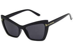 Women's Oversized Cat Eye 'Ophelia' Plastic Sunglasses