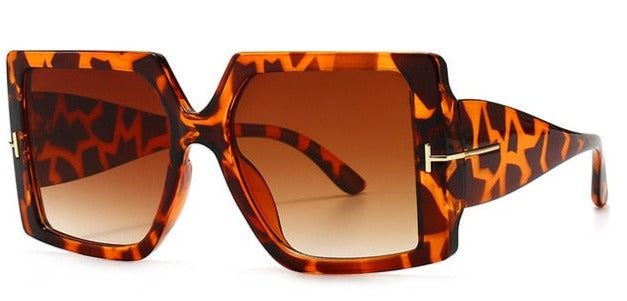 Women's Oversized Square 'Grainne' Plastic Sunglasses