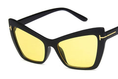 Women's Oversized Cat Eye 'Ophelia' Plastic Sunglasses