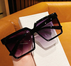 Women's Oversized Square 'Sweet 16' Plastic Sunglasses