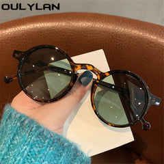 Women's Retro Round 'Cool Frozen' Plastic Sunglasses