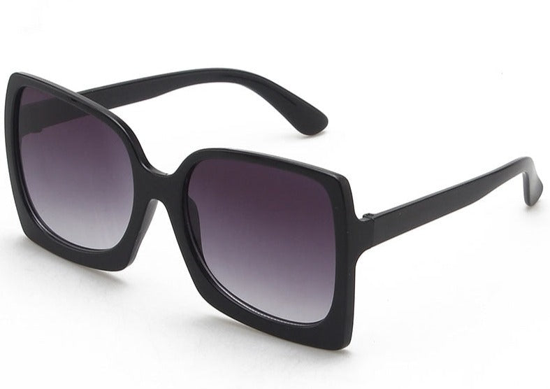 Women's Oversized Oval 'Sarina May' Plastic Sunglasses