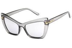 Women's Oversized Cat Eye 'Ophelia' Plastic Sunglasses