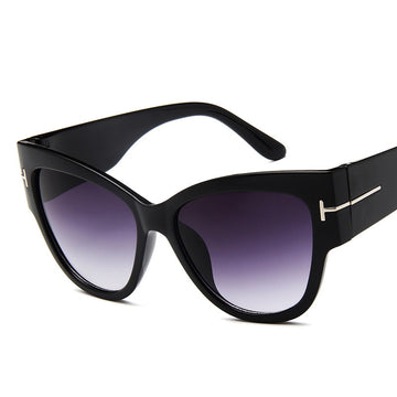 Women's Cat Eye 'Hottie' Plastic Sunglasses