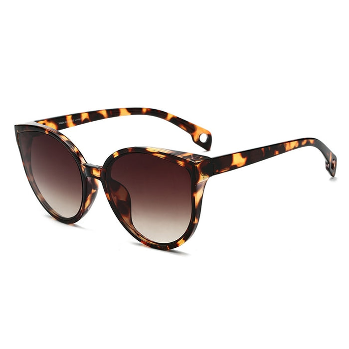 Women's Retro Cat Eye 'Hip Shades' Gradient Sunglasses