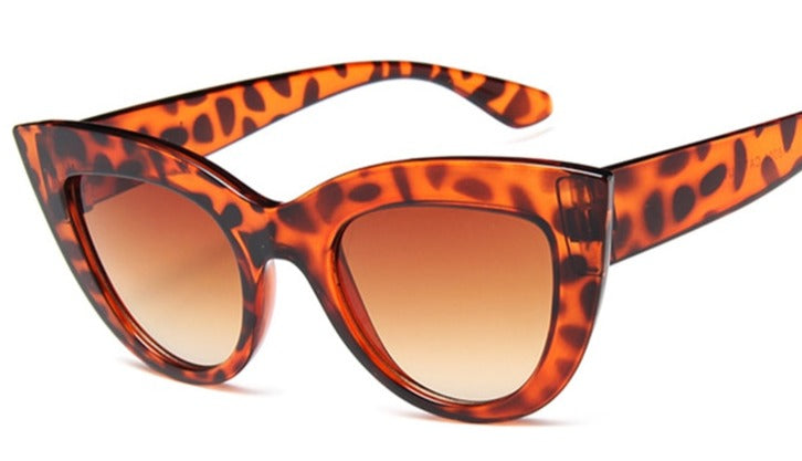 Women's Vintage Cat Eye 'Monina' Plastic Sunglasses