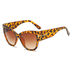 Women's Oversized Cat Eye 'Cecilia' Plastic Sunglasses