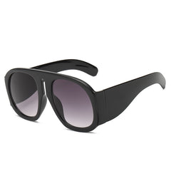 Women's Retro Oversized 'Sassy Pants' Oval Sunglasses