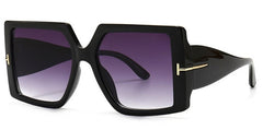 Women's Oversized Square 'Grainne' Plastic Sunglasses