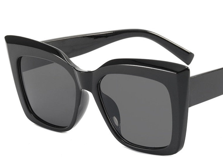 Women's Oversized Cat Eye 'Vamp' Plastic Sunglasses