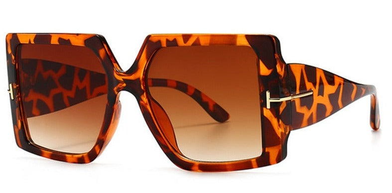Women's Oversized Square 'Grainne' Plastic Sunglasses