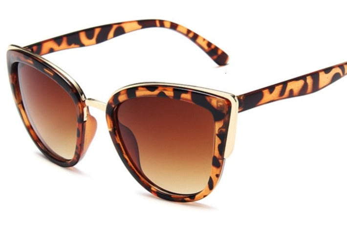 Women's Vintage Cat Eye 'Madame Eye Wear' Plastic Sunglasses