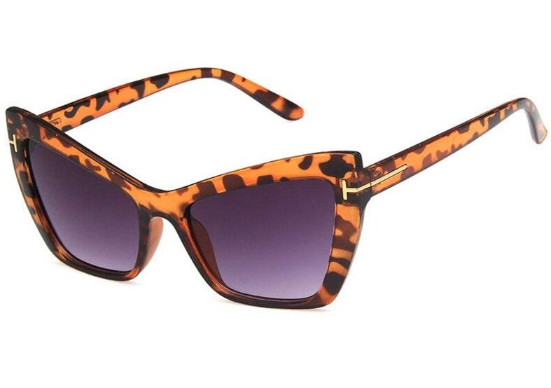 Women's Oversized Cat Eye 'Ophelia' Plastic Sunglasses