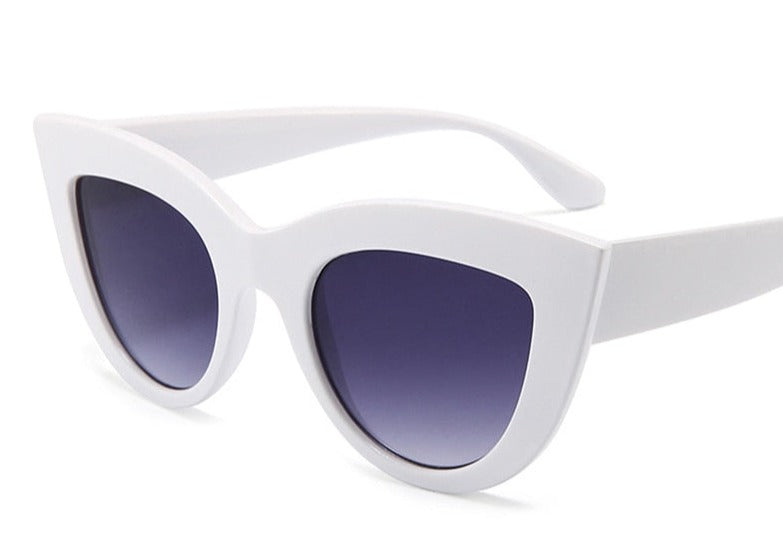 Women's Oversized Cat Eye ' Harper' Plastic Sunglasses