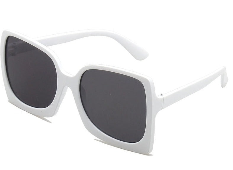 Women's Oversized Oval 'Sarina May' Plastic Sunglasses