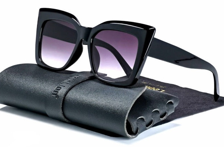 Women's Oversized Square 'Silly VIsion' Retro Sunglasses