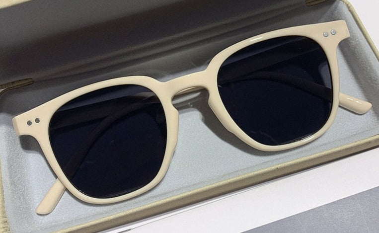 Women's Oversized Square 'Bellona' Plastic Sunglasses