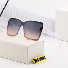 Women's Trend Oversized 'Dorie' Plastic Sunglasses