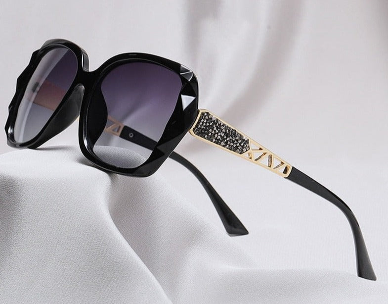 Women's Oversized 'Sandecia' Plastic Sunglasses