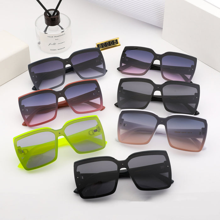 Women's Trend Oversized 'Dorie' Plastic Sunglasses