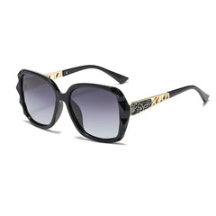 Women's Oversized 'Sandecia' Plastic Sunglasses