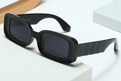 Women's Vintage Cat Eye 'Signy ' Plastic Sunglasses