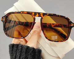 Women's Oversize Rectangle 'Cholena' Plastic Sunglasses