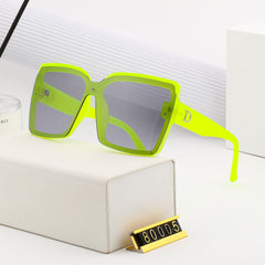 Women's Trend Oversized 'Dorie' Plastic Sunglasses