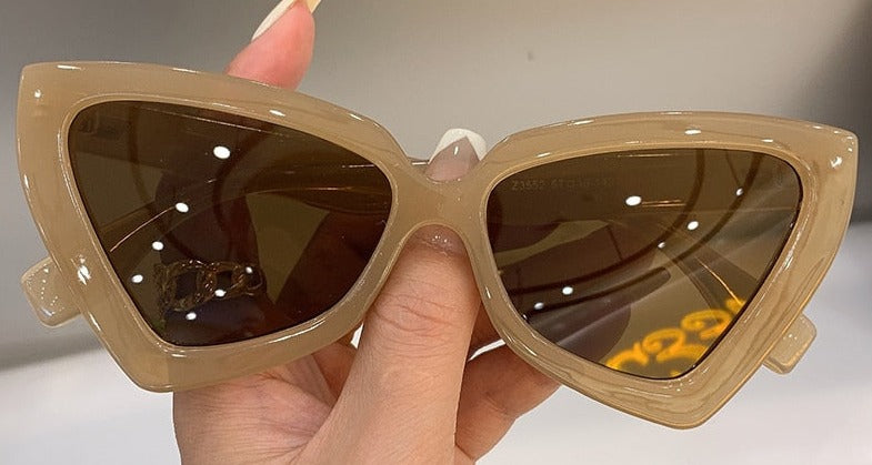 Women's Fashion Cat Eye 'Black Mocha' Plastic Sunglasses