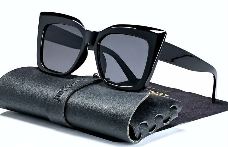 Women's Oversized Square 'Silly VIsion' Retro Sunglasses