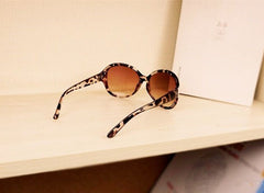 Women's Oversized Butterfly 'Miranda Priestly' Plastic Sunglasses