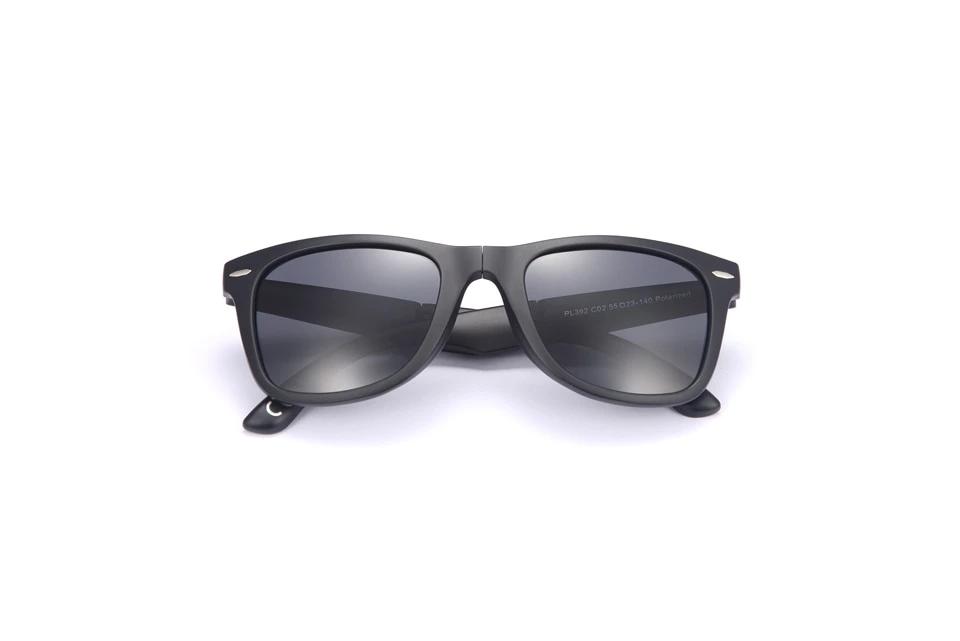 Men's Polarized Folding 'Arwen Fay' Plastic Sunglasses