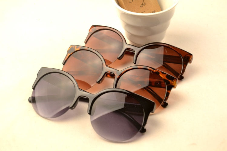 Women's Vintage Polarized Round 'Magic Wear' Metal  Sunglasses
