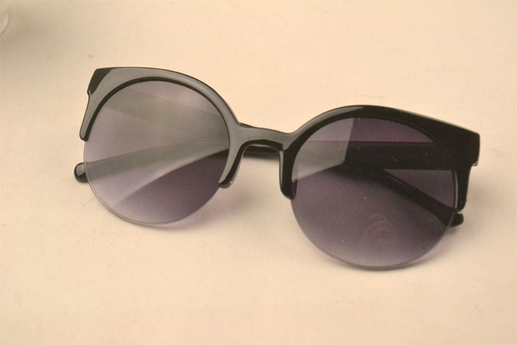 Women's Vintage Polarized Round 'Magic Wear' Metal  Sunglasses